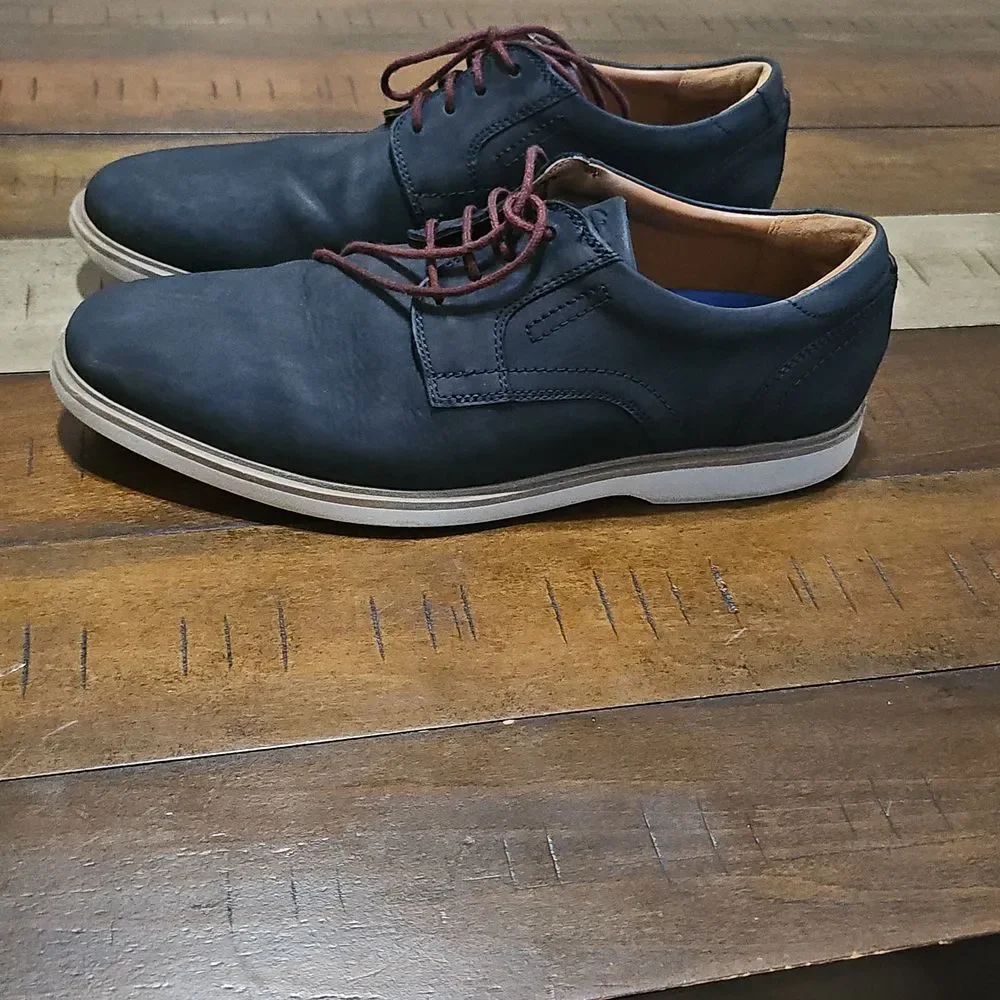 Clarks elegant leather